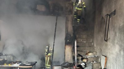 Balıkesir’in Gönen ilçesinde sanayi sitesinde bulunan bir marangoz atölyesinde yangın