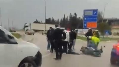 Balıkesir’in Bandırma ilçesinde otomobil ile motosikletin çarpışması sonucu meydana gelen