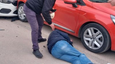 Balıkesir’in Bandırma ilçesi İhsaniye Mahallesi Şehitlik Camii önünde bir trafik
