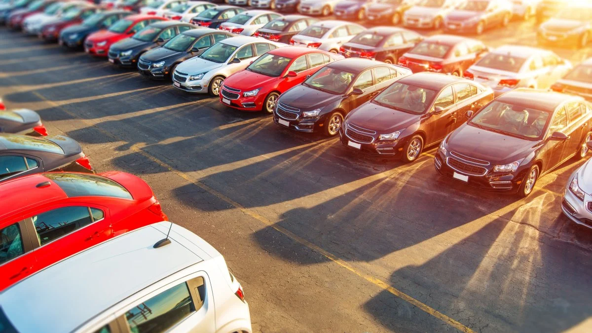Ticaret Bakanlığı'nın fahiş fiyat ve stokçuluğa yönelik denetimlerinden ceza yağdı.
