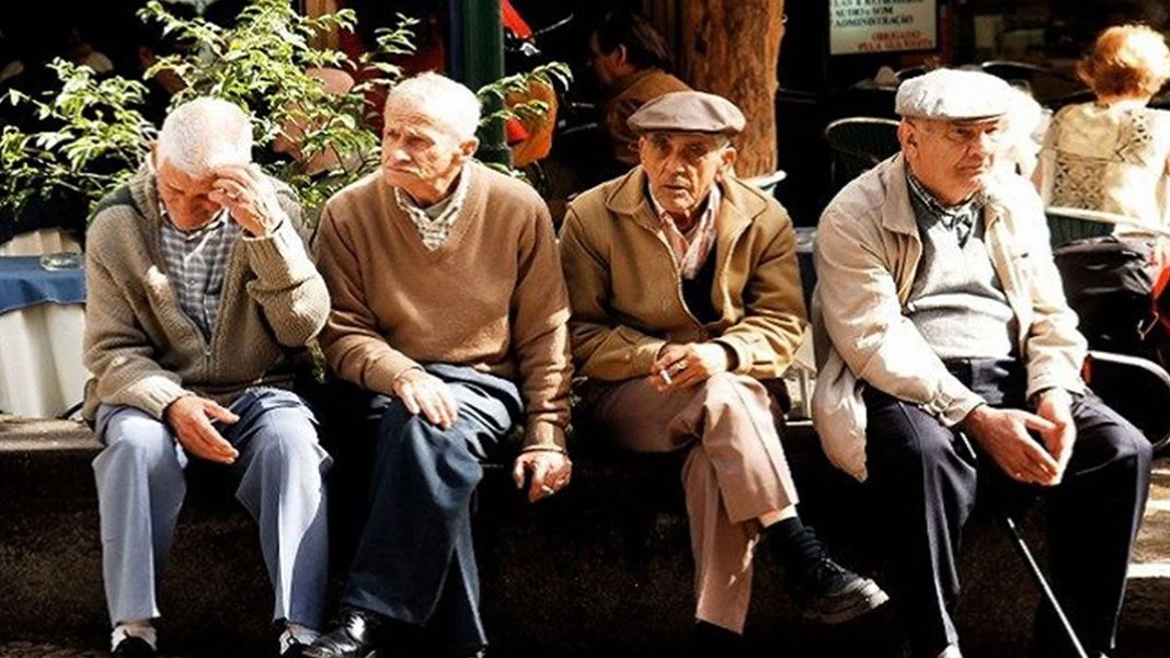 Yaşlı bakım sigortası yolda! BES modeli formülüne benzeyecek Türkiye’de yaşlı nüfusun artmasıyla birlikte ‘Uzun Süreli Bakım Sigortası’ devreye