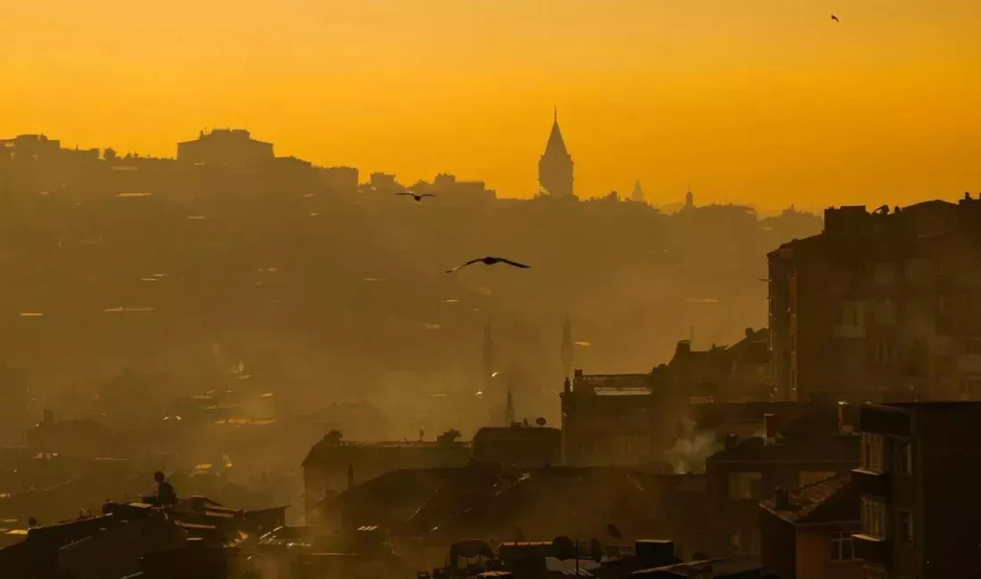 Afrika’dan Türkiye’ye taşınan çöl tozu sağlığı tehdit ediyor. Uzmanlar, özellikle
