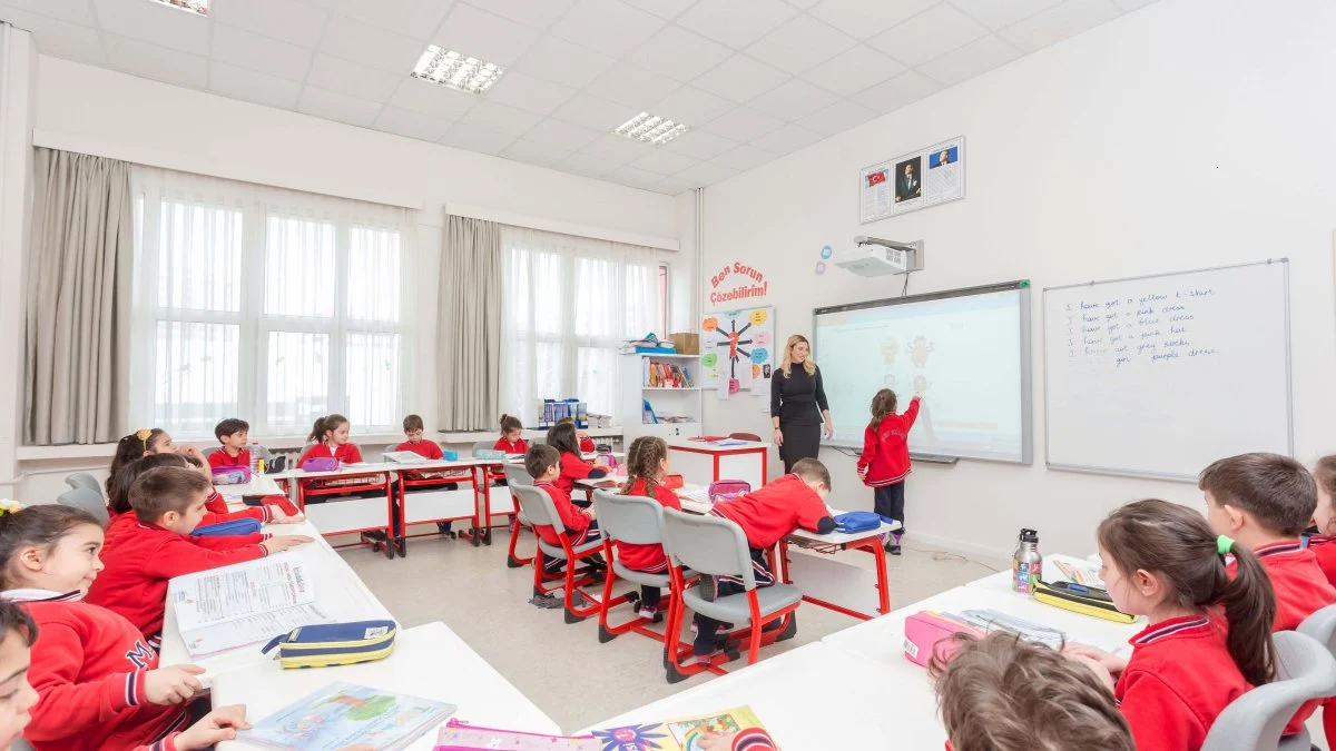Millî Eğitim Bakanlığı, özel okullarda yemek, kıyafet ve kırtasiye gibi
