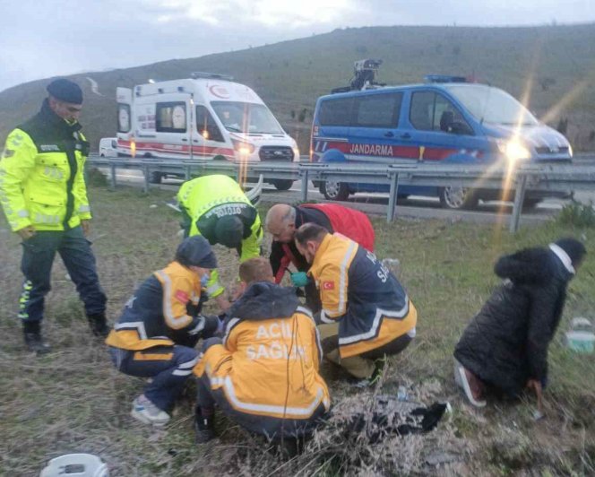 Balıkesir’in Karesi ilçesinde İzmir-İstanbul otoyolunda meydana gelen trafik kazasında takla