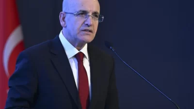 Hazine ve Maliye Bakanı Şimşek, döviz kurundaki dalgalanmanın kalıcı bir