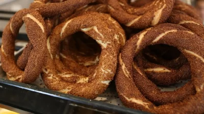 Artan maliyetler nedeniyle ekmek fiyatlarına zam gelmesi beklenirken bir zam