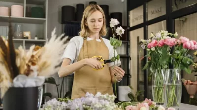 Hediyelik çiçekler görsel olarak çok güzel olsa da ne yazık