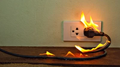 Elektrik sisteminde yapılan hatalar büyük tehlikeleri de beraberinde getiriyor. Yıl