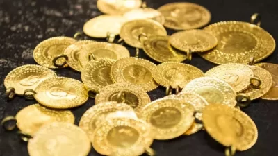 Altın piyasalarında son günlerde yaşanan dalgalanma, yatırımcıların odağında kalmaya devam