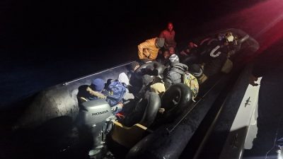 Balıkesir’in Ayvalık ilçesinde yasa dışı yollarla Yunanistan’ın Midilli Adası’na gitmek