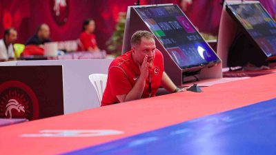 Balıkesirli güreş antrenörü ve dünya ve olimpiyat şampiyonu Yasemin Adar