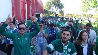 TFF 3. Lig 1. Grup’ta şampiyon olan Bursaspor’da taraftarlar, Balıkesir’de