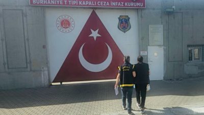 Balıkesir’de polis ekipleri tarafından aranan şahıslara yönelik yapılan eş zamanlı