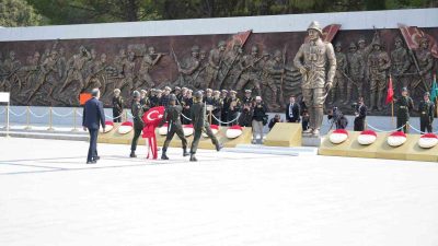 Çanakkale Kara Savaşları’nın 110’uncu yıl dönümü anma etkinlikleri, Şehitler Abidesi’nde