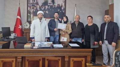 Bandırma İlçe Müftülüğü’nde düzenlenen ihtida merasimiyle Rus vatandaşı Erina, kendi