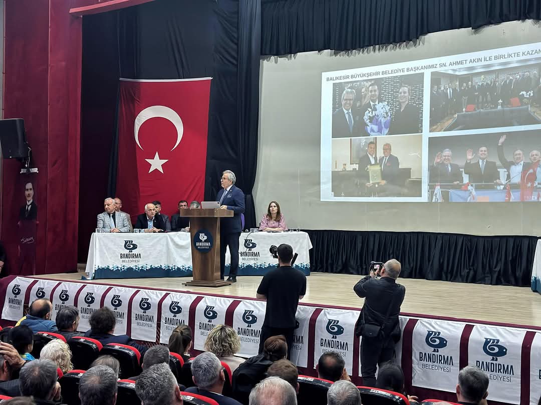 Bandırma Belediye Başkanı Dursun Mirza, göreve gelişinden bugüne yaptıklarını ve
