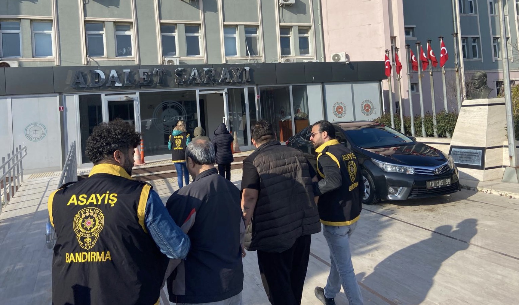 Balıkesir’in Bandırma ilçesinde, İlçe Emniyet Müdürlüğü Asayiş Büro Amirliği ekiplerince