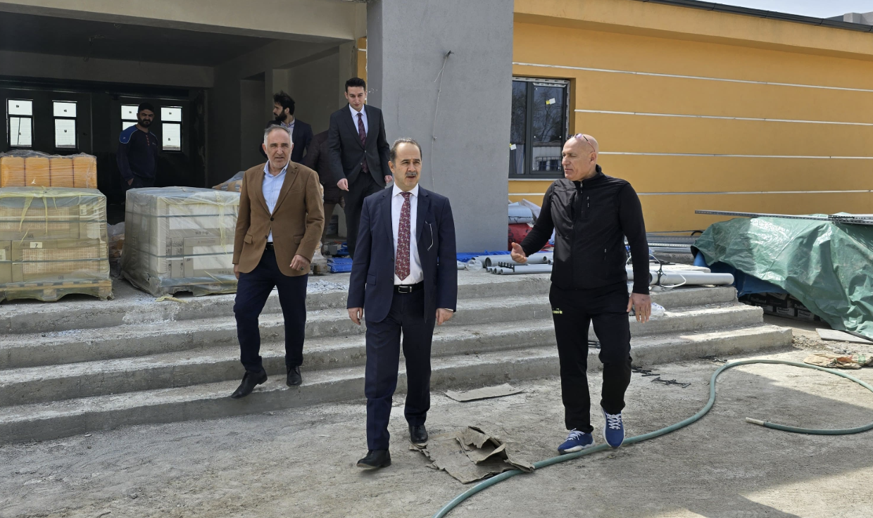 Gençlik ve Spor Bakanlığı tarafından Bandırma’da yapımı süren Gençlik Merkezi
