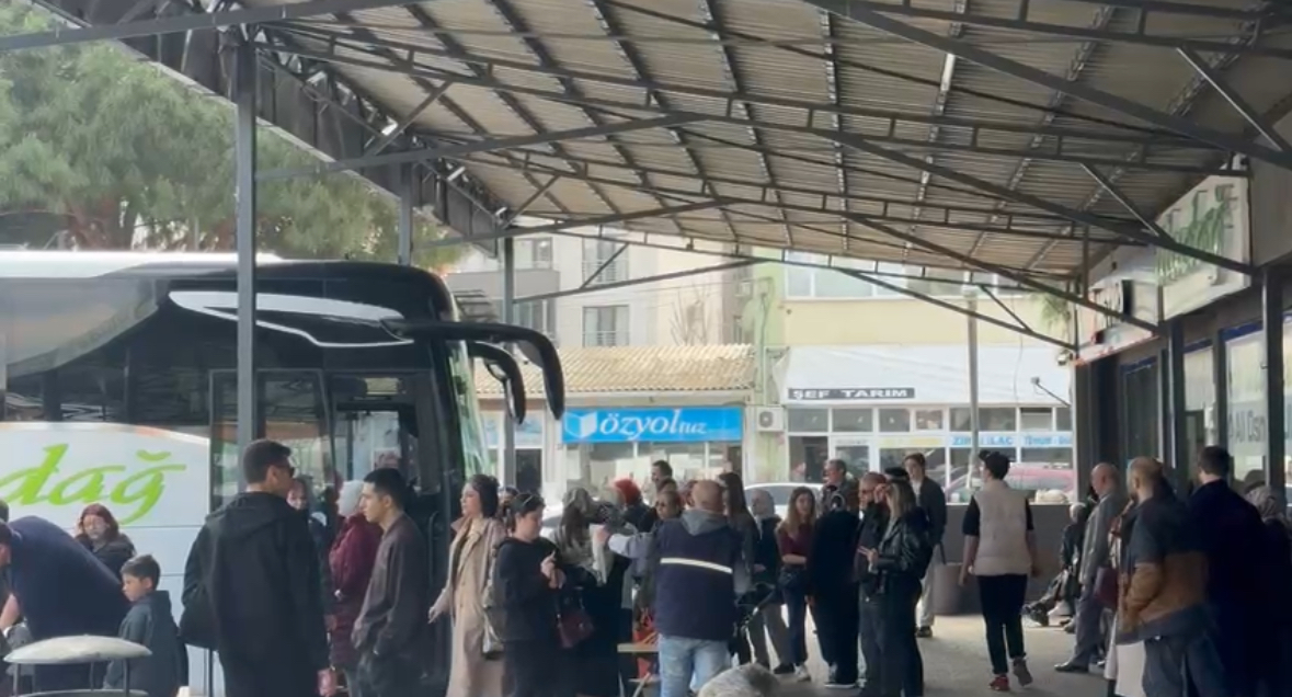 Balıkesir’in Gönen ilçesinde Ramazan Bayramı tatilinin sona ermesiyle birlikte otogarda