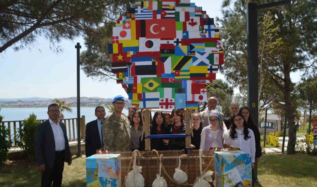 Ayvalık’ta Turizm Haftası turizm öğrencilerinin etkinlikleriyle kutlandı Balıkesir’in Ayvalık ilçesinde Turizm Haftası, ilçe protokolünün de katılımıyla Cunda