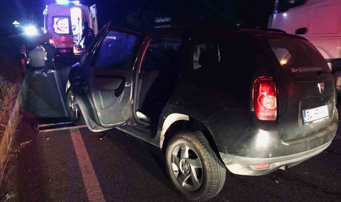Balıkesir’de seyir halindeki traktöre otomobil arkadan çarptı: 1 ölü, 2 yaralı Balıkesir’in Ayvalık ilçesinde; 22.00 saatlerinde E-87 karayolunda bir otomobilin, bir