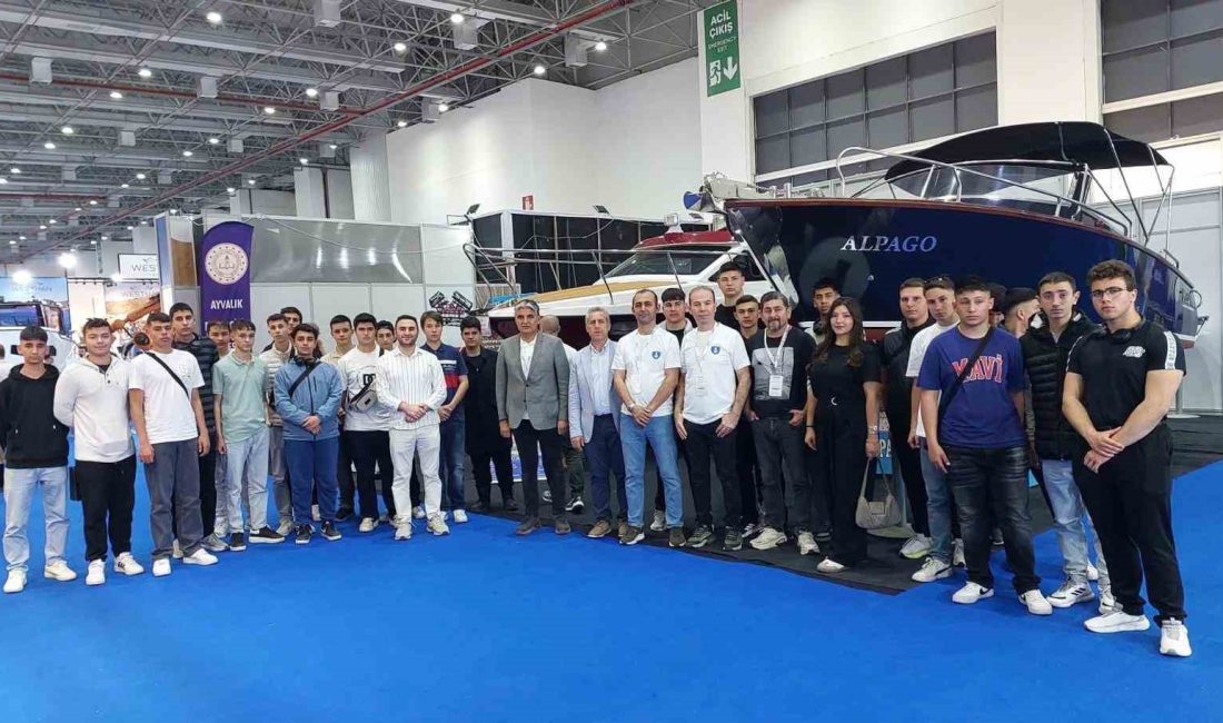 Ayvalık Denizcilik Lisesi Mast İzmir Boatshow Fuarı’nda Balıkesir’in Ayvalık ilçesinde; Türkiye’deki denizcilik sektörüne gemi kaptanı ve kalifiye