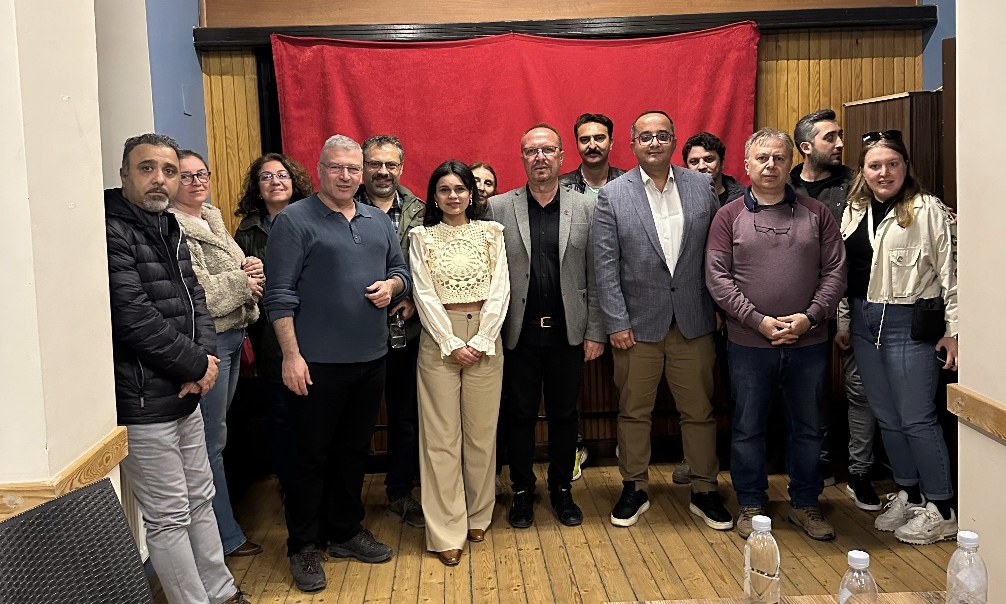 Eğitim-İş Bandırma: “Keyfi Atamalara Karşı Yargı Mücadelesi Başlatıyoruz” Eğitim-İş Sendikası Bandırma Temsilciliği, son dönemde proje okullarda yaşanan öğretmen