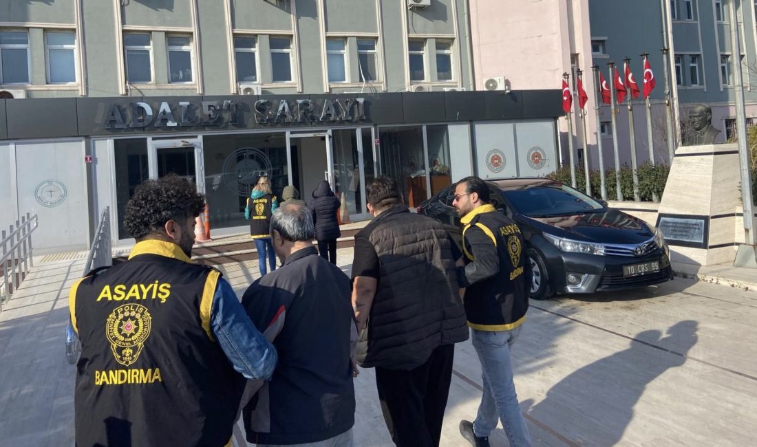 Bandırma’da fuhuş ve yağma operasyonu: 2 Kişi tutuklandı Balıkesir’in Bandırma ilçesinde, İlçe Emniyet Müdürlüğü Asayiş Büro Amirliği ekiplerince