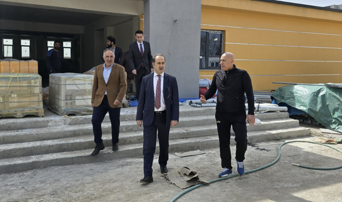 Gençlik ve Spor Bakanlığı tarafından Bandırma’da yapımı süren Gençlik Merkezi
