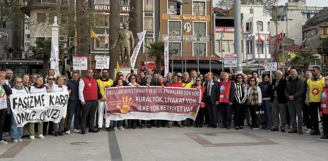 Bandırma’da Köy Enstitüleri’nin 85. Yılı Anıldı Bandırma’da Eğitim-İş ve Eğitim Sen temsilcilikleri, Köy Enstitüleri’nin kuruluşunun 85.