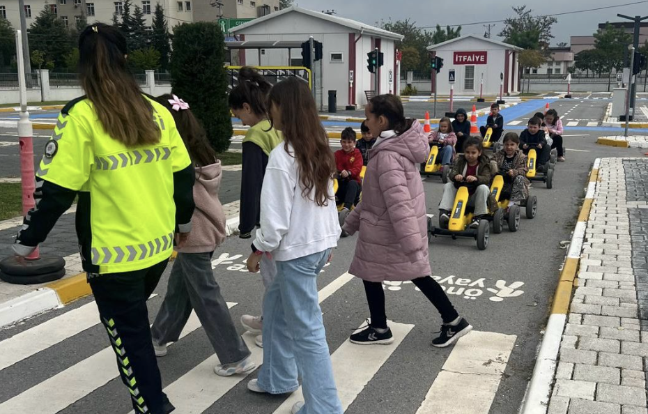Balıkesir’de 378 Öğrenciye Trafik Eğitimi Verildi Balıkesir İl Emniyet Müdürlüğü Trafik Tescil ve Denetleme Şube Müdürlüğü