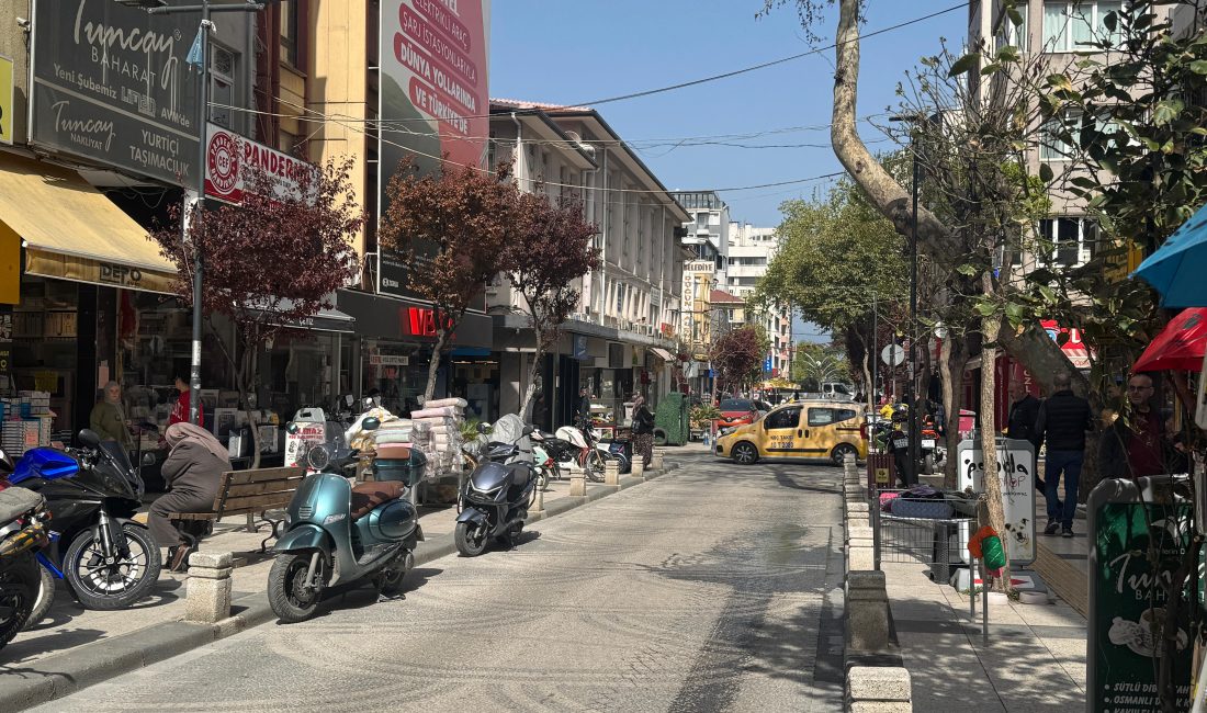 Bandırma’da 5 Yaşındaki Çocuğun Ayağı Otomobilin Altında Ezildi Balıkesir’in Bandırma ilçesinde 5 yaşındaki bir çocuğun ayağı, seyir halindeki