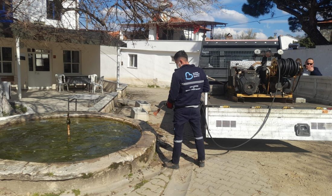 Balıkesir’de sivrisinekle ve haşereyle mücadele sürüyor Balıkesir Büyükşehir Belediyesi, sivrisinek ve haşerelere karşı mücadelesini yıl boyu