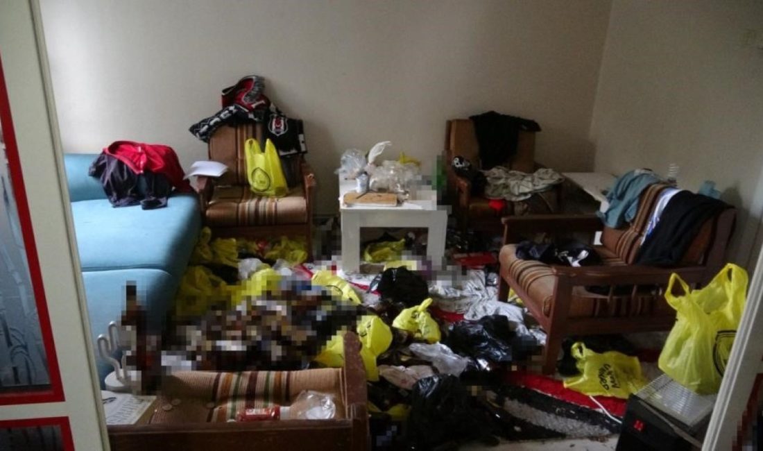 Annesinin cesediyle 2 hafta yaşadı, tutuklandı Balıkesir’de eve gelen polise ’Annem Uyuyor’ demesine rağmen yapılan kontrolde