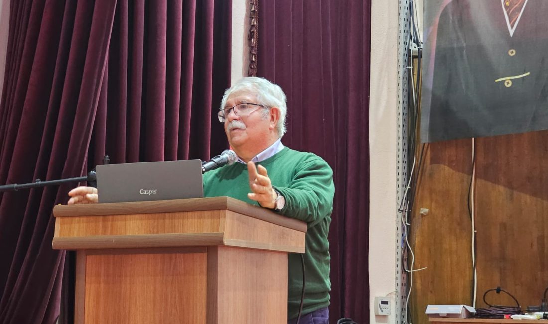 Prof. Dr. Kocabaş: Eğitim sistemi laik temellerinden uzaklaştırılıyor Bandırma’da Eğitim İş ve Eğitim Sen’in ortaklaşa düzenlediği programda, Köy