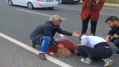 Balıkesir'in Edremit ilçesinde yolun karşısına geçmeye çalışan 92 yaşındaki kadın,