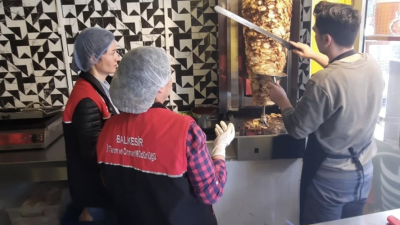 Balıkesir’in Edremit ilçesinde döner satışı yapan toplu tüketim işletmeleri, İl