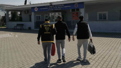 Balıkesir’de polis ekipleri tarafından aranan şahısların yakalanmasına yönelik yapılan operasyonlarda