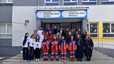 911 Arama Kurtarma Derneği, afet bilinci oluşturmak amacıyla eğitim faaliyetlerine