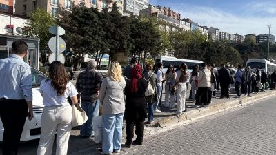 Balıkesir’in Bandırma ilçesinde, Erdek yönüne gitmek isteyen yolcular yaklaşık 30