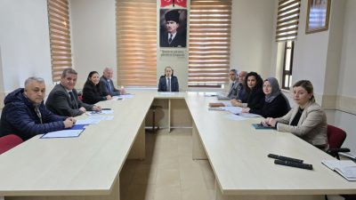 Kaymakam Engin Aksakal, komisyon üyeleriyle bir araya geldi.