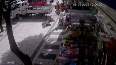 Bandırma’nın Günaydın Mahallesi İstiklal Caddesi No: 66 adresinde, kaldırıma yerleştirilen