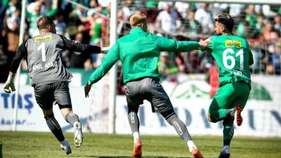 TFF 3. Lig 1. Grup 28. haftasında Bursaspor, deplasmanda karşılaştığı