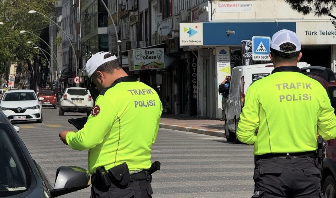 Balıkesir’in Gönen ilçesinde, İlçe Emniyet Müdürlüğü ekiplerince gerçekleştirilen trafik uygulamalarında
