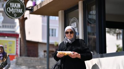 Zorlu ekonomik koşullarda hemşehrilerini yalnız bırakmayan Balıkesir Büyükşehir Belediye Başkanı