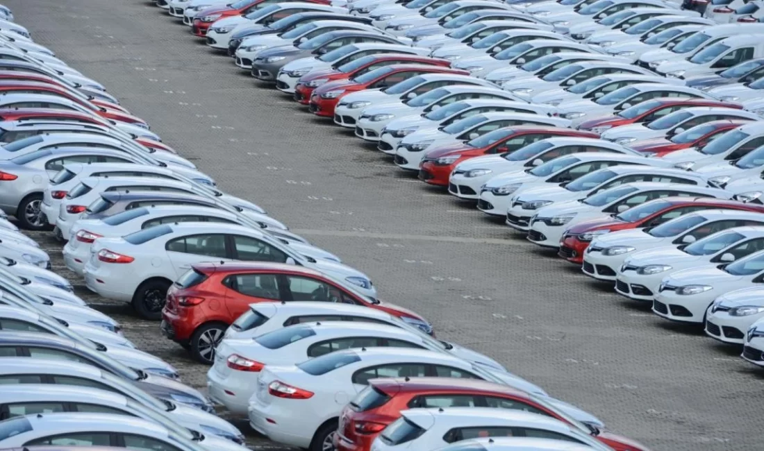Otomotivde Mart rekoru: Satışlar tüm zamanların zirvesine ulaştı, ancak 3 aylık tablo alarm veriyor Otomotiv sektörü Mart ayında 116.900 adet satışla tüm zamanların en
