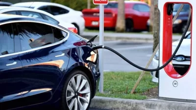 Türkiye’de elektrikli araçlara olan ilgi rekor seviyelere ulaşırken, artan satışlar