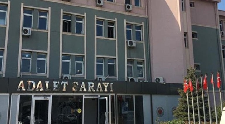 Bandırma’da 4 çocuğa yönelik cinsel istismar davası Bandırma Kayacık Mahallesi’nde bulunan Kayacık Camii Kur'an Kursu’nda yaşları 8