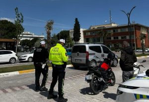 Gönen İlçe Emniyet Müdürlüğü ekipleri, motorlu araçlar, elektrikli bisikletler ve