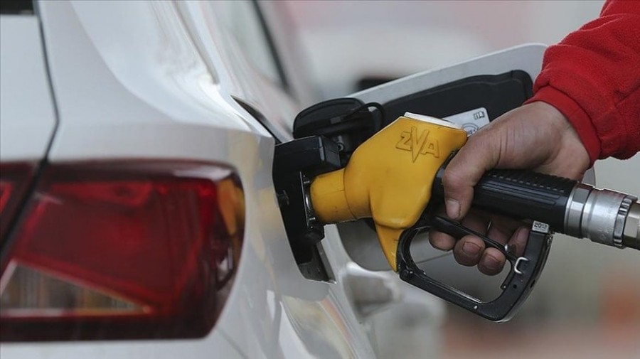 Geçtiğimiz hafta benzine yapılan 3,6 TL'lik indirimin ardından cuma günü